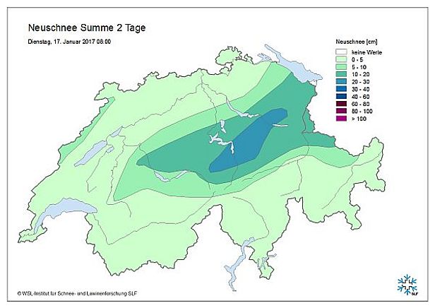 Abb. 3: 2-Tages-Neuschneesummen von Sonntagmorgen, 15.01. bis Dienstagmorgen, 17.01., gemessen von den Beobachtern und berechnet an den automatischen IMIS-Stationen. Von den Urner über die Glarner Voralpen bis in die St. Galler Alpen fiel mit 30 bis 40 cm am meisten Schnee. In den übrigen nordöstlichen Schweizer Alpen fielen verbreitet 20 bis 30 cm, sonst deutlich weniger Schnee.