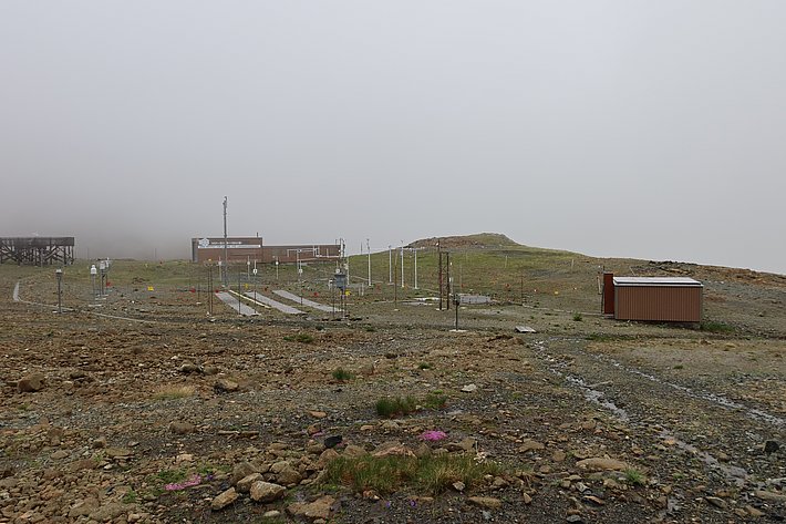 …to the Weissfluhjoch test site. (Photo: Jochen Bettzieche/SLF)