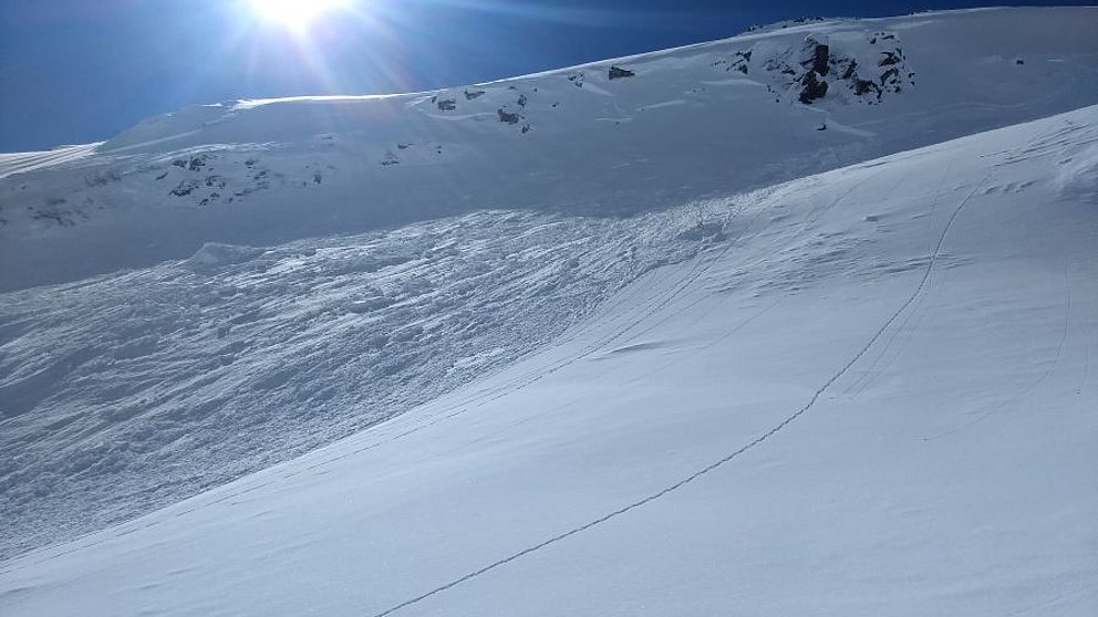 Temps hivernal avec beaucoup de neige fraîche dans le sud, conditions avalancheuses délicates dans certaines régions