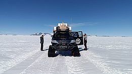 Arrêt au stand à mi-parcours. (Photo : Sergi Gonzàlez-Herrero/SLF)