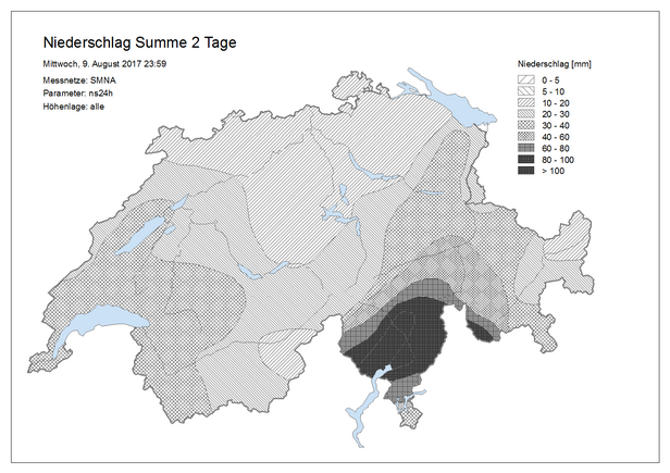 Abb. 3: Niederschlagssumme von Dienstag und Mittwoch, 8./9.8., gemessen an den automatischen Stationen von MeteoSchweiz und SLF. Es war so warm, dass in den Hauptniederschlagsgebieten auch auf den höchsten Gipfeln fast nur Regen fiel.