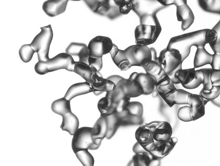 Kleine runde Formen (Grösse des Bildausschnitts: 2.2 x 1.6 mm)