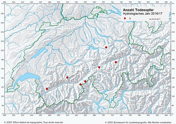 Abb. 2: Lawinenunfälle im Winter 2016/17, Stand 30. April 2017 (Kartenbasis: Copyright 2007, Bundesamt für Landestopografie, alle Rechte vorbehalten).