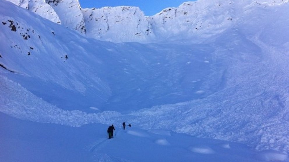 D’abord offensive hivernale dans le nord, puis longue phase de foehn de secteur sud et beaucoup de neige à haute altitude dans le sud