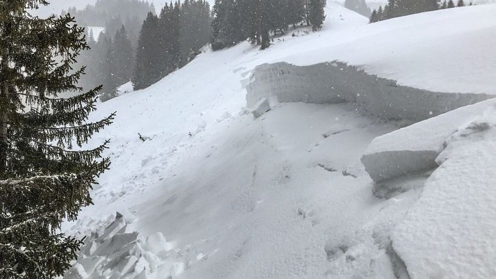 Neuschnee, Sturm und gebietsweise grosse Lawinengefahr – Ende der mehrwöchigen, recht günstigen Lawinensituation