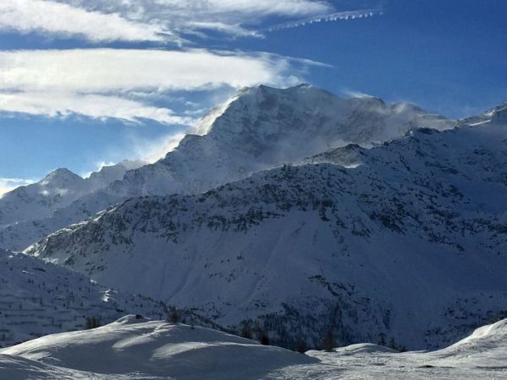 Schneeverfrachtungen im Simplongebiet, VS (Foto: M. Müller, 11.12.2016).