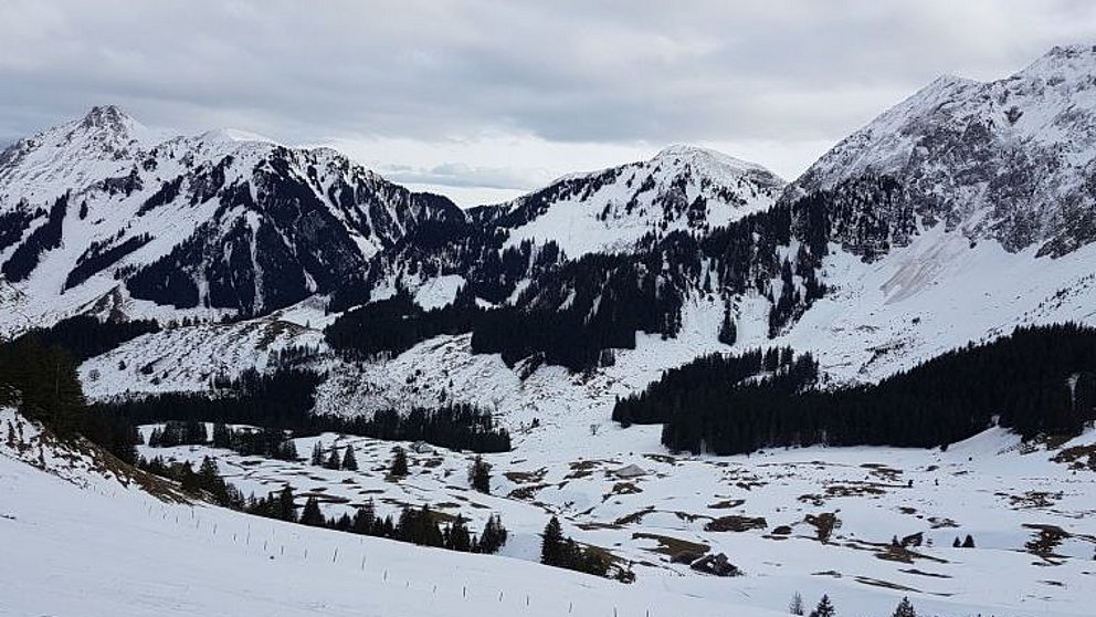 Stürme, Wärme, Neuschnee, inneralpines Altschneeproblem