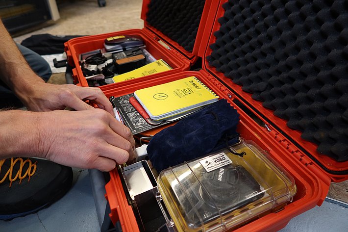 Koffer für Kleinkram … (Foto: Jochen Bettzieche / SLF)