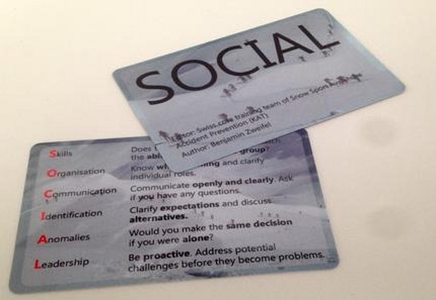 The group safeguarding aid SOCIAL in credit card format is available from the SLF.