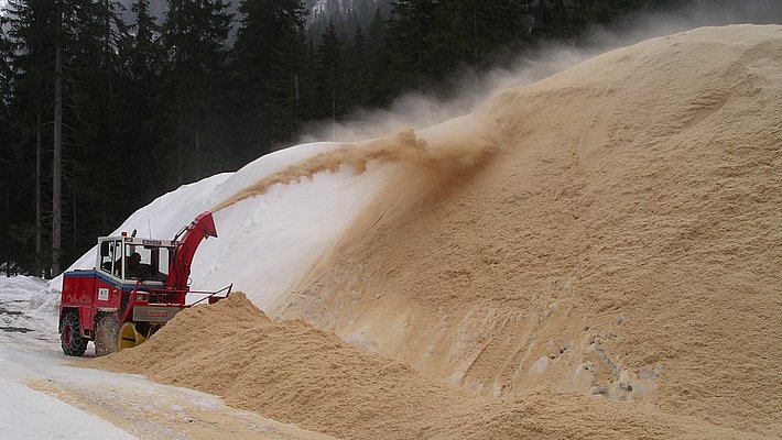 Snowfarming bei Davos (Photo: Fabian Wolfsperger / SLF)