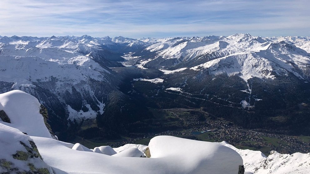Neige jusqu'à moyenne altitude