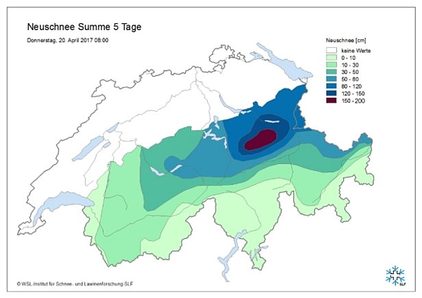 Abbildung 3: 5-Tagesneuschneesumme von Karsamstag- bis Donnerstagmorgen, 20.04. 8 Uhr. Die Schneefallgrenze lag zerst zwischen 1500 und 2000 m und sank bis am Dienstag, 18.04. bis unter 1000 m. Die dargestellten Neuschneemengen fielen oberhalb von etwa 2000 m (Quelle: Beobachter des SLF und automatische IMIS-Stationen).
