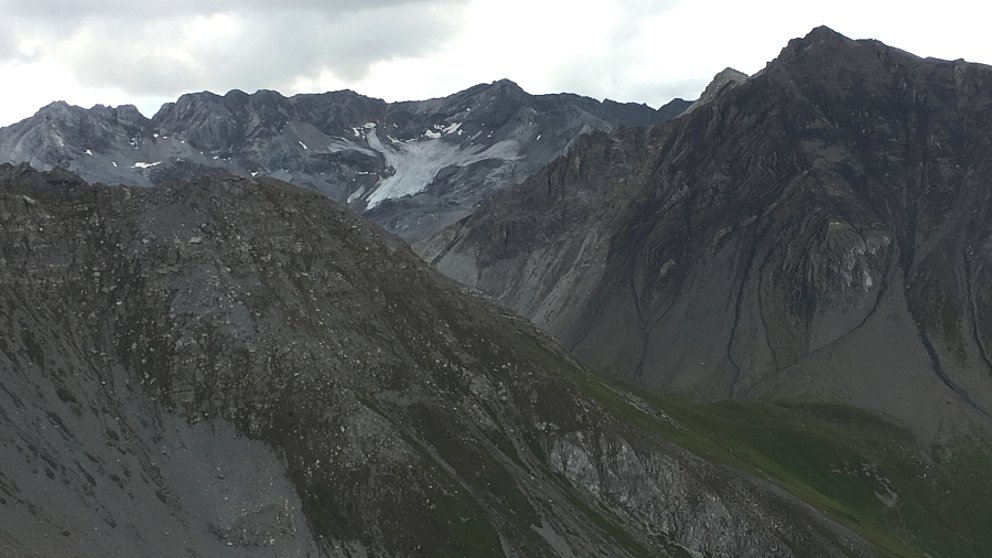 Trockener Hitzemonat mit nassem Ende