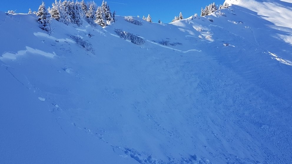 Viel Neuschnee im Norden und im Osten, zeitweise grosse Lawinengefahr