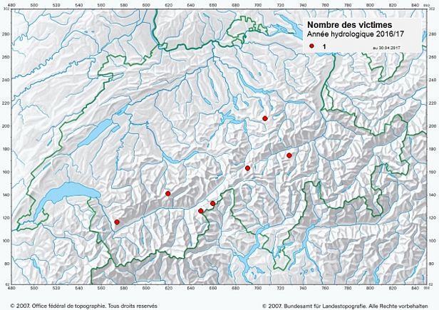 Figure 2: Accidents d'avalanche au cours de l'hiver 2016/17, situation au 30 avril 2017 (carte de base: copyright 2007, Office fédéral de topographie, tous droits réservés).