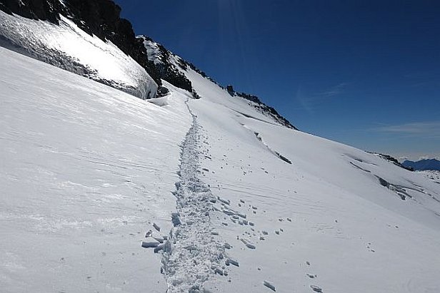 Photo 38: Conditions hivernales au Rheinwaldhorn après les chutes de neige du 22 au 24 septembre (photo: T. Schneit, 26.09.2015).