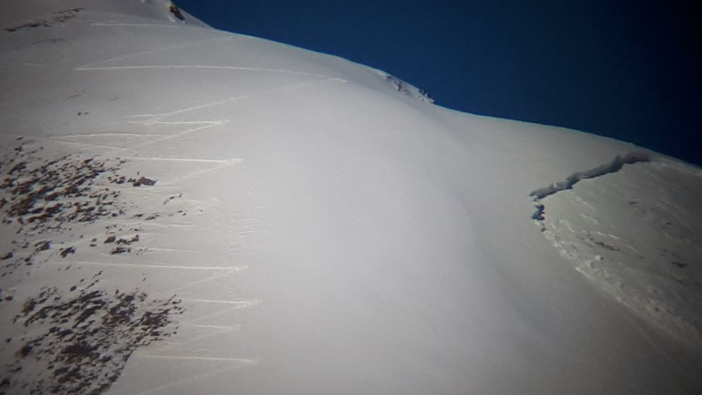 Temporairement fort danger d’avalanches, persistance d’une situation avalancheuse «neige ancienne»