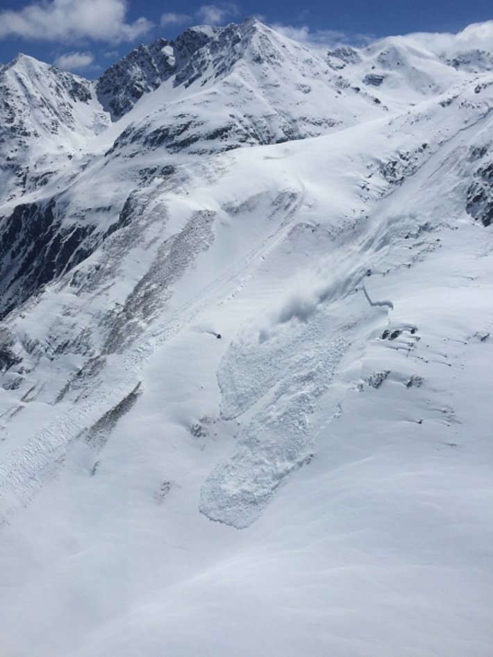 Die Lawinensprengungen am Flüelapass (Zernez, GR) waren so erfolgreich...