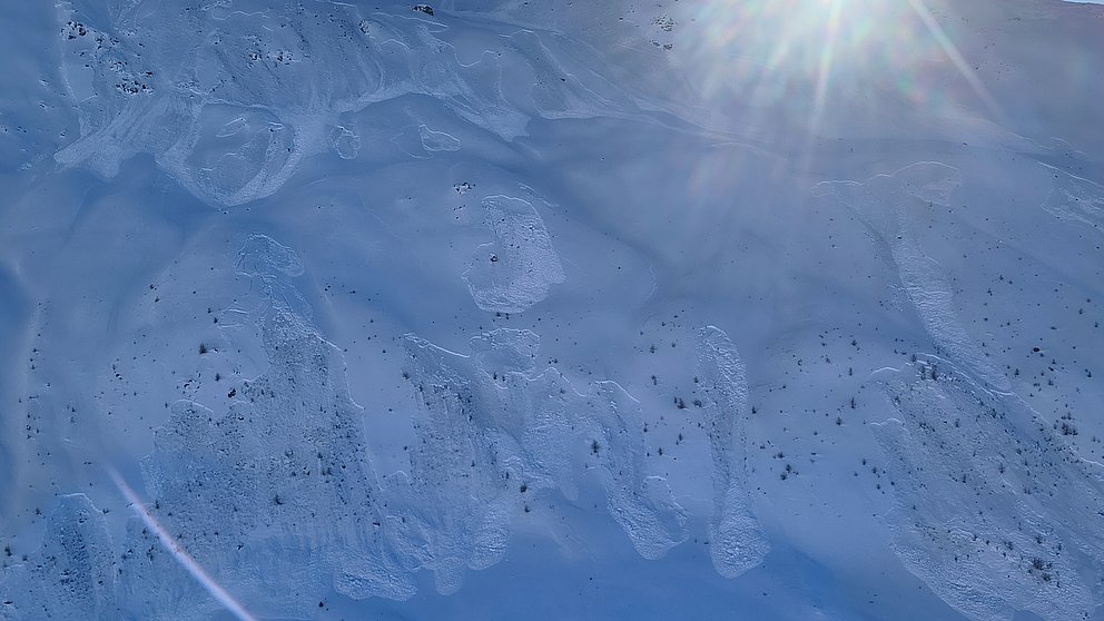 64 fernausgelöste Lawinen in 5 Tagen – das Altschneeproblem dauert an