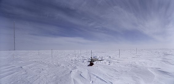 Flat and white as far as the eye can see. This is my workspace in the “forbidden area”. (Photo: Matthias Jaggi / SLF)
