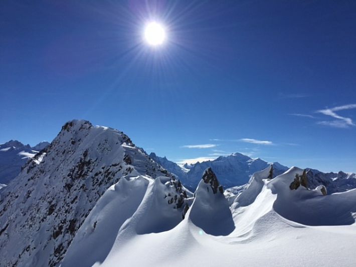 Rapide arrivée de l'hiver au Col du Bel Oiseau (2560 m), Finhaut, VS. Derrière le Mont Blanc (photo: J.L. Lugon, 12.11.2016).