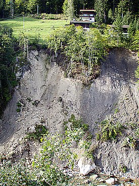 Glissement de terrain à Klosters sous la Rütipromenade pendant les intempéries de 2005. (Photo: Frank Graf)