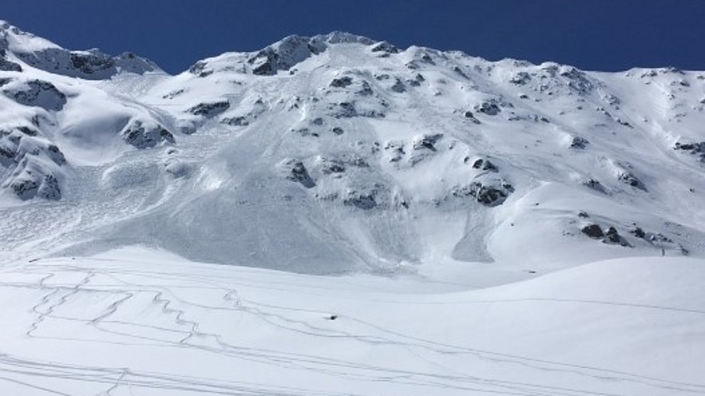 Deuxième offensive hivernale depuis la mi-avril, fort danger d’avalanche dans le sud