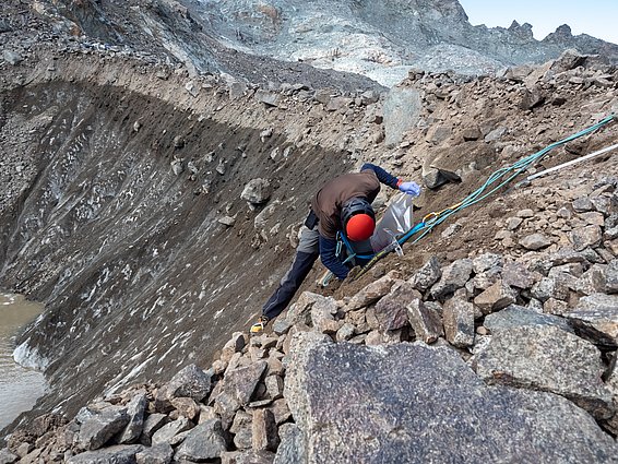 Travaux sur le pergélisol en dégel. (Photo: Michael Zehnder, SLF)