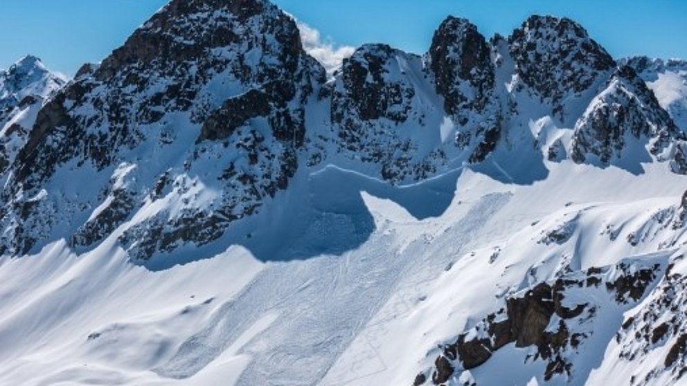 Problème lié à la neige ancienne dans la région de Davos – Basse-Engadine, puis avalanches de neige mouillée
