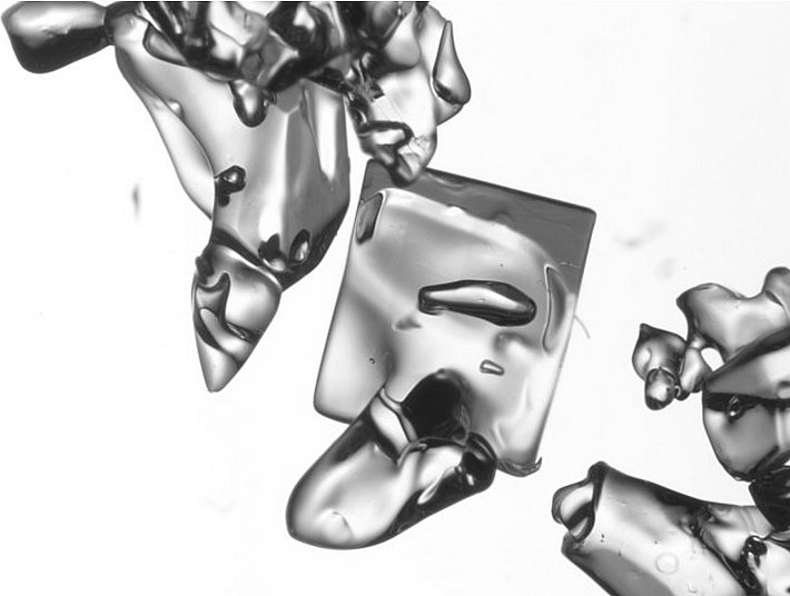 Kantige Formen (Grösse des Bildausschnitts: 4.3 x 3.2 mm)