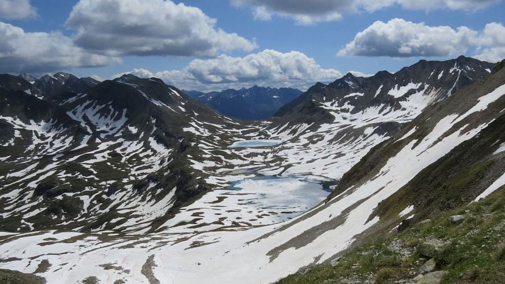 Mit markanten Hitzewellen geht es im Juli den Schneeresten an den Kragen