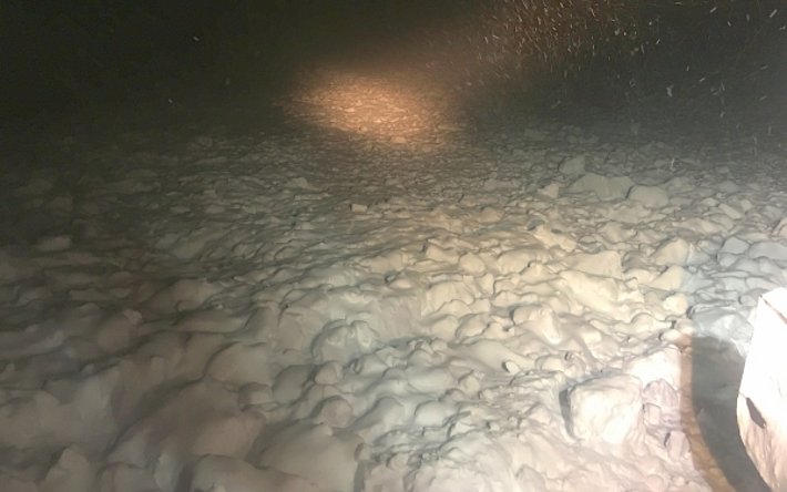 Eine spontane Lawine löste sich am Gemsstock (Andermatt, UR) während der Nacht auf Montag, 06. Februar in einem Nordwesthang auf ungefähr 2700 m. Der betreffende Hang wurde zuvor bereits viel befahren und auch oft gesichert (Foto: C. Danioth, 06.02.2017).