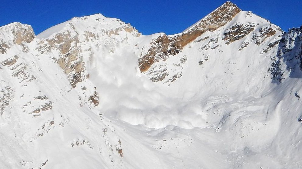 Mit Regen und Schnee zeitweise viele Lawinenabgänge