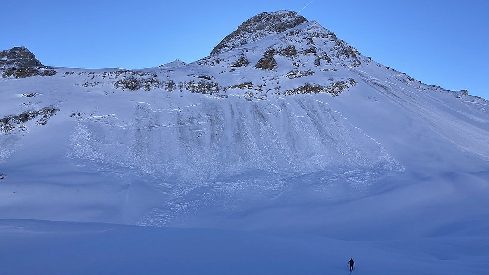 Zuerst neuschneereich bis in tiefe Lagen und kalt, dann sonnig und mild