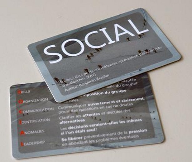 L’outil de contrôle du groupe SOCIAL peut être obtenu auprès du SLF en format carte de crédit.