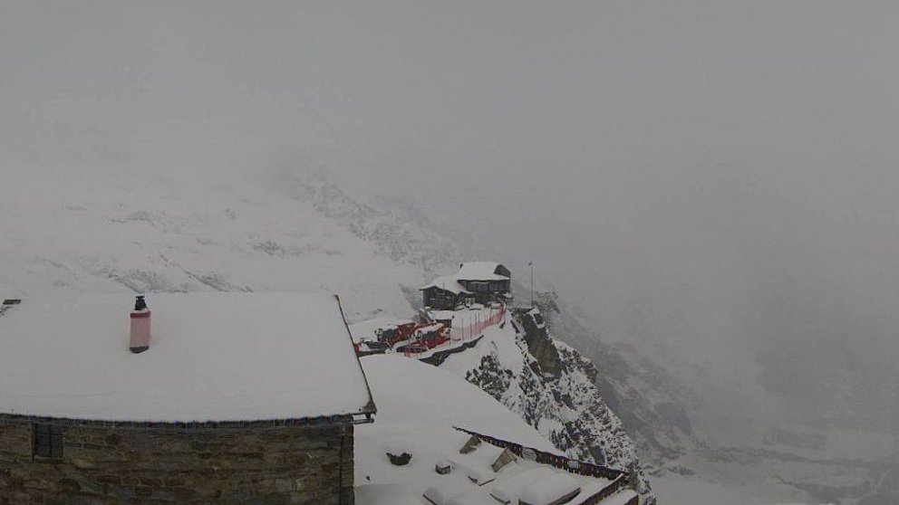 D’abord une situation de foehn avec d’abondantes précipitations dans le sud, puis un temps variable et frais