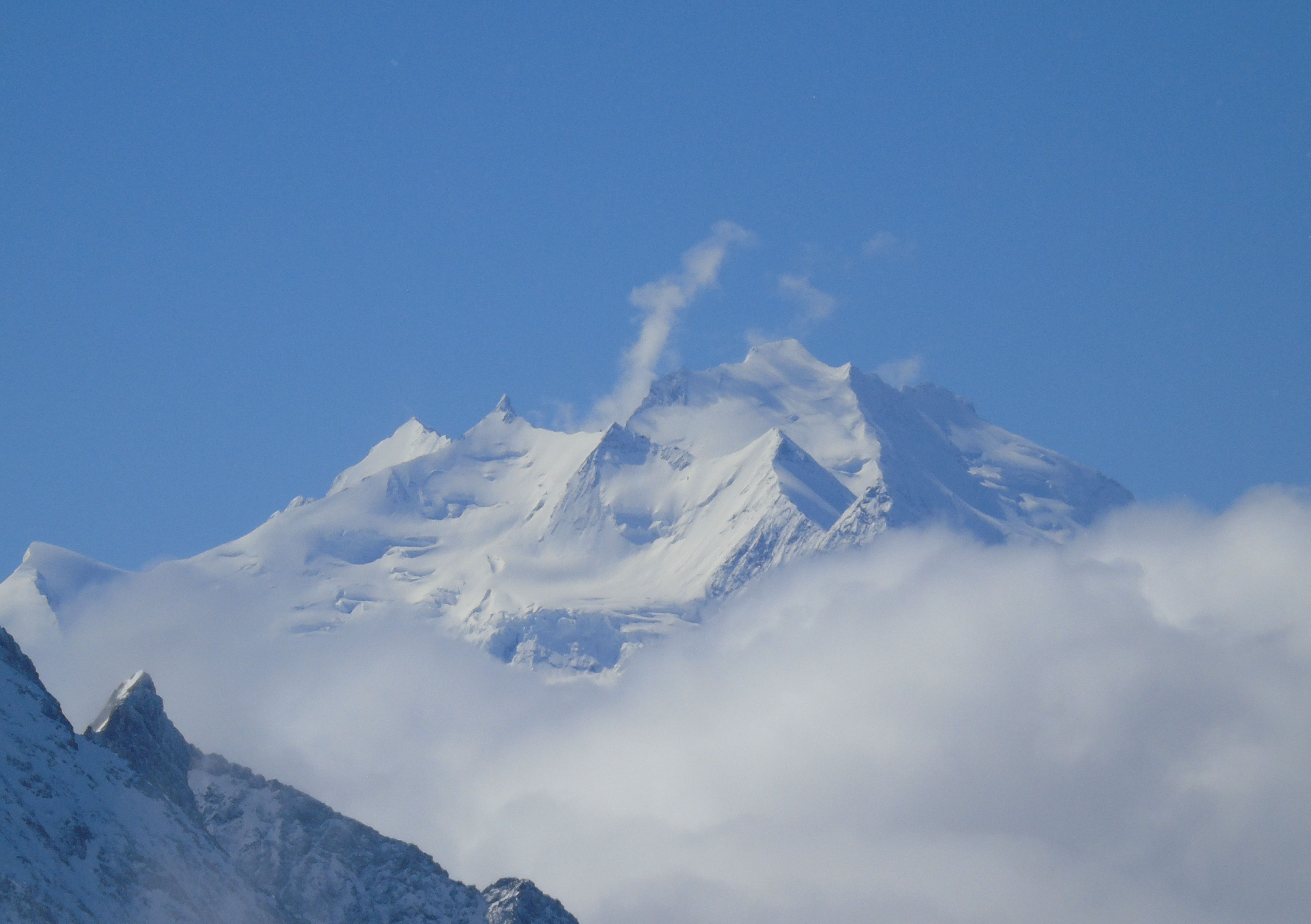 En altitude, encore beaucoup de neige fraîche et des hauteurs de neige exceptionnelles